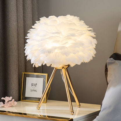 LAMPE NUAGE DE PLUMES & L'ÉLÉGANCE PURE DANS VOTRE INTÉRIEUR