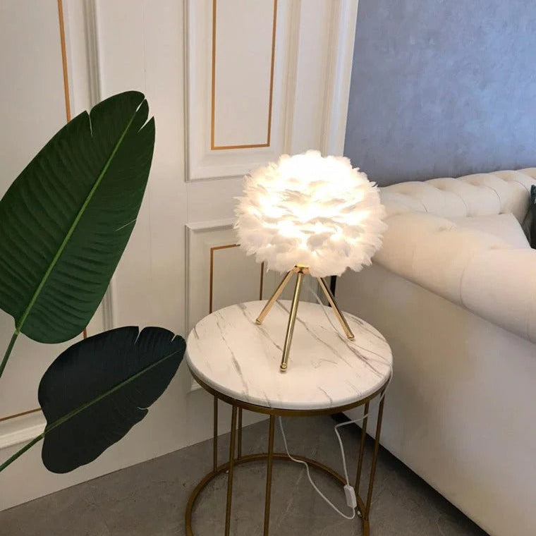 LAMPE NUAGE DE PLUMES & L'ÉLÉGANCE PURE DANS VOTRE INTÉRIEUR